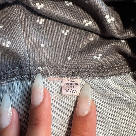 La Vie En Rose Hooded Pajamas Onesie Grey & White Snowflake Design Size Medium - Picture 4 of 7